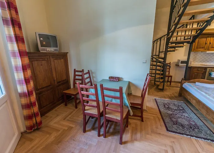 House Pater Szálloda